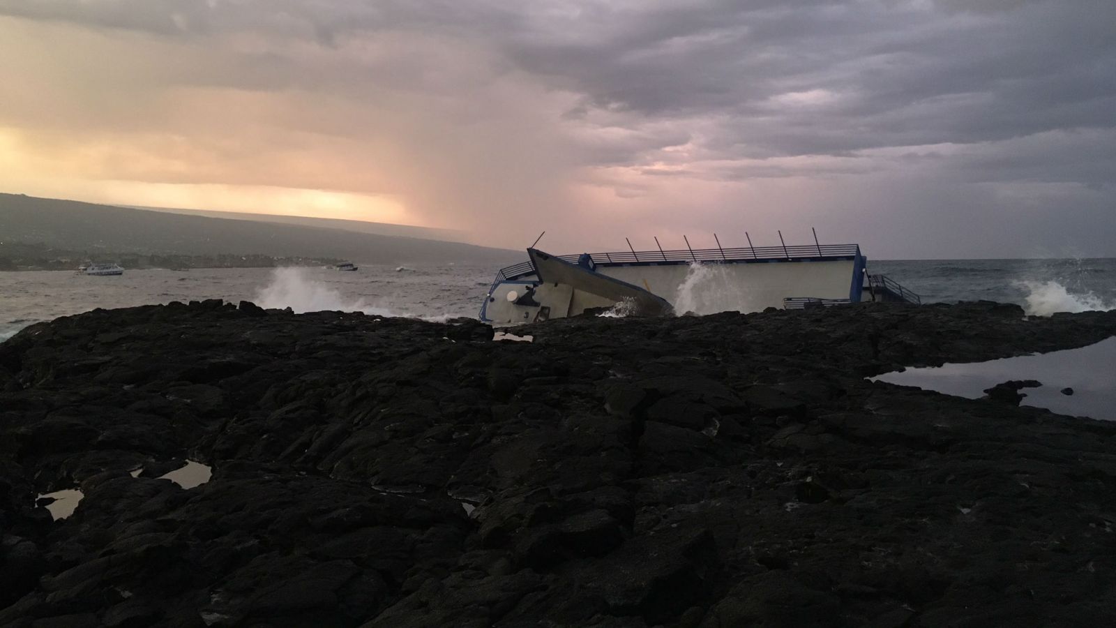 Empty Passenger Vessel Sinks off Hawaii